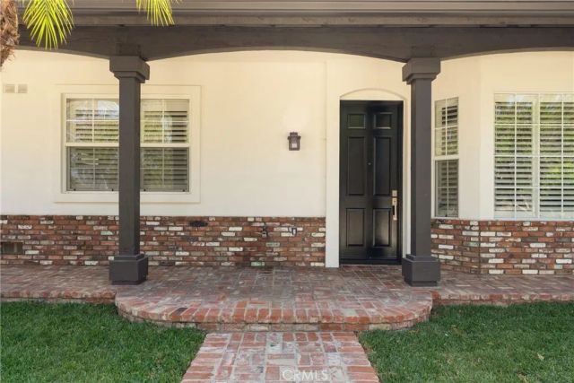 267 Mesa Dr, Costa Mesa, CA 92627