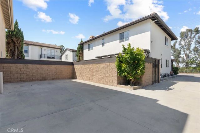 267 Mesa Dr, Costa Mesa, CA 92627