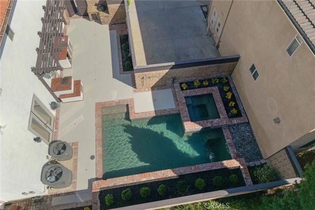 267 Mesa Dr, Costa Mesa, CA 92627