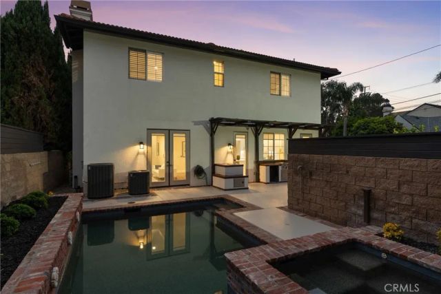267 Mesa Dr, Costa Mesa, CA 92627