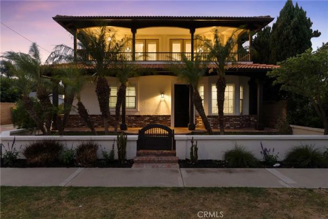 267 Mesa Dr, Costa Mesa, CA 92627