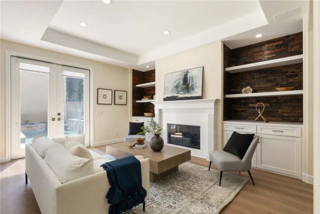 267 Mesa Dr, Costa Mesa, CA 92627