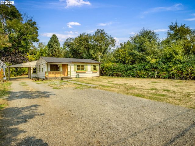 8511 Se ORCHARD Ln, Happy Valley, OR 97086