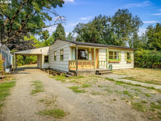 8511 Se ORCHARD Ln, Happy Valley, OR 97086