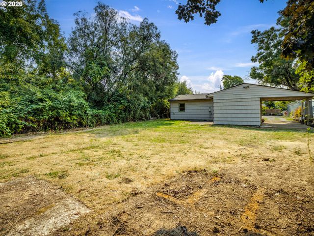 8511 Se ORCHARD Ln, Happy Valley, OR 97086