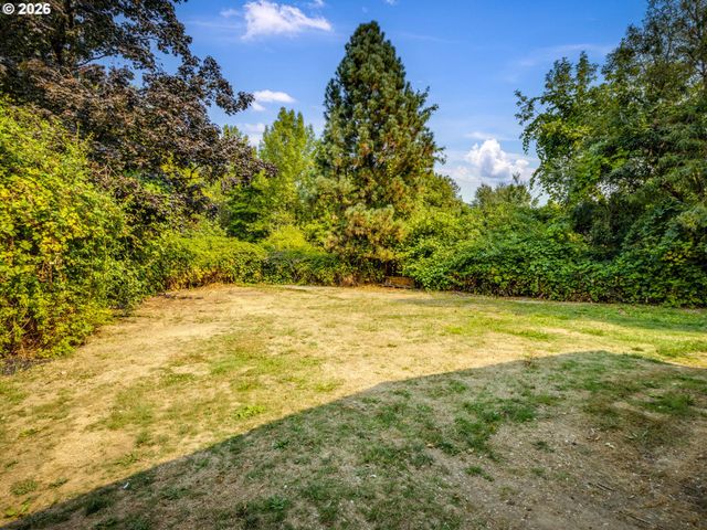 8511 Se ORCHARD Ln, Happy Valley, OR 97086