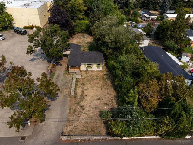 8511 Se ORCHARD Ln, Happy Valley, OR 97086