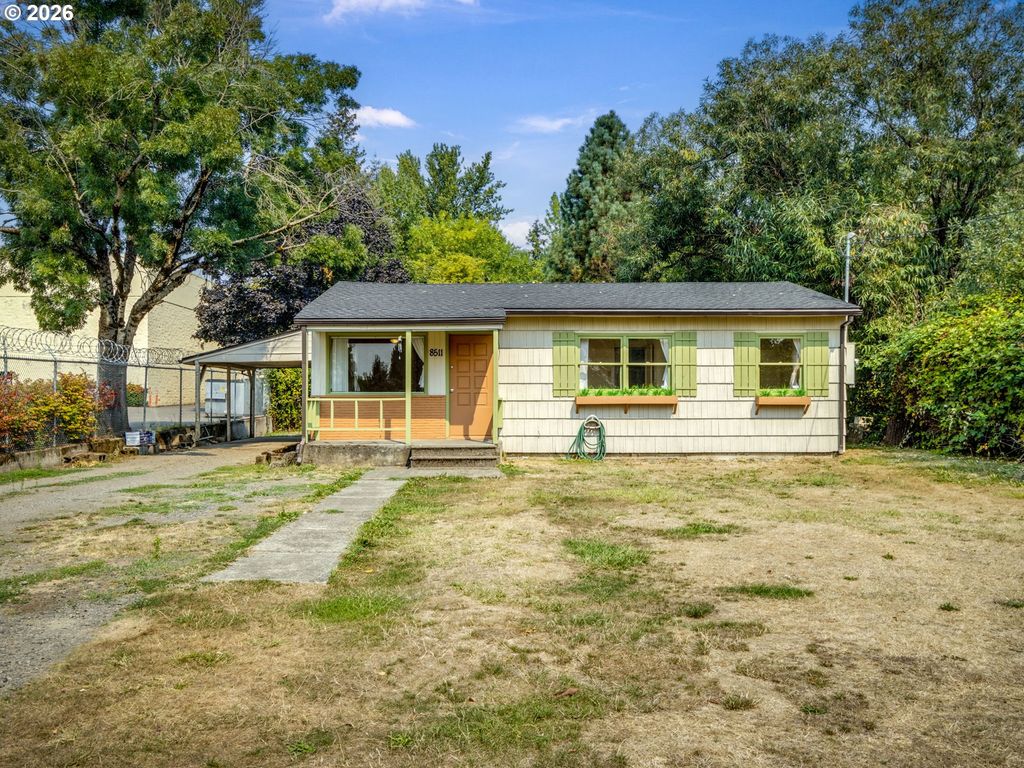 8511 Se ORCHARD Ln, Happy Valley, OR 97086