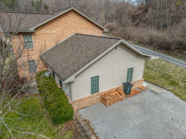 2850 Abbott Creek Road, Prestonsburg, KY 41653