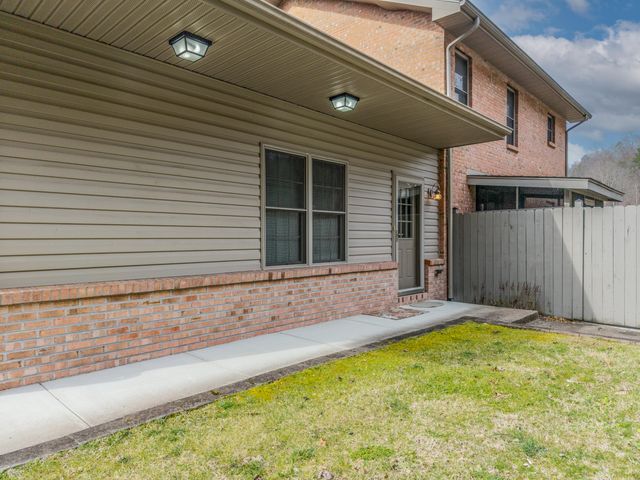 2850 Abbott Creek Road, Prestonsburg, KY 41653