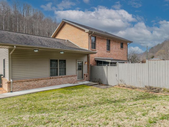 2850 Abbott Creek Road, Prestonsburg, KY 41653