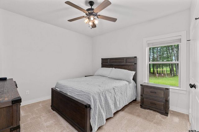 434 King Ranch RD, Kilgore, TX 75662