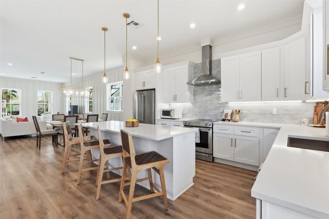 4712 Avenue Q, Galveston, TX 77551