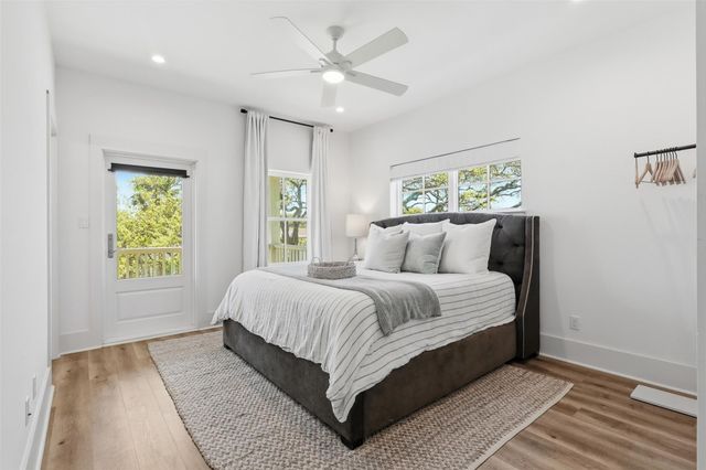 4712 Avenue Q, Galveston, TX 77551