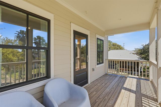 4712 Avenue Q, Galveston, TX 77551