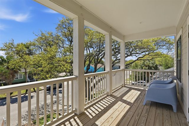 4712 Avenue Q, Galveston, TX 77551