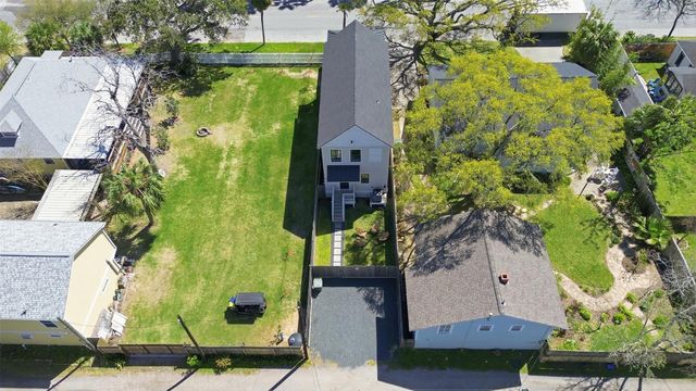 4712 Avenue Q, Galveston, TX 77551