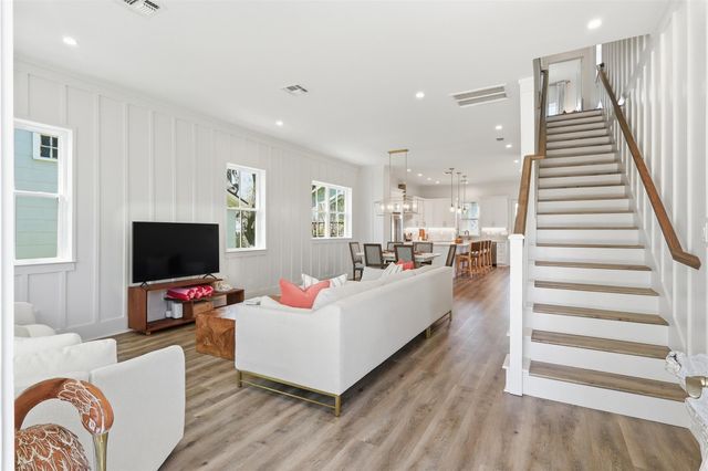 4712 Avenue Q, Galveston, TX 77551