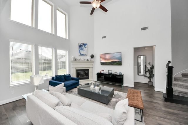 8922 Golden Mist Drive, Missouri City, TX 77459