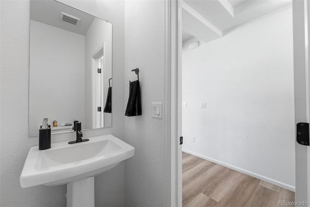 4130 N Quatar Court, Aurora, CO 80019