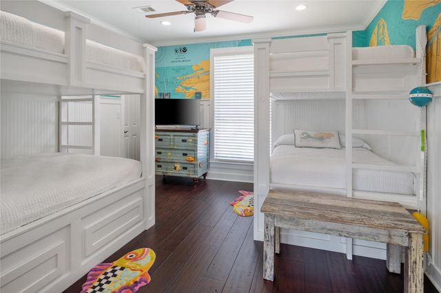 1100 Fountain View Drive, Crystal Beach, TX 77650