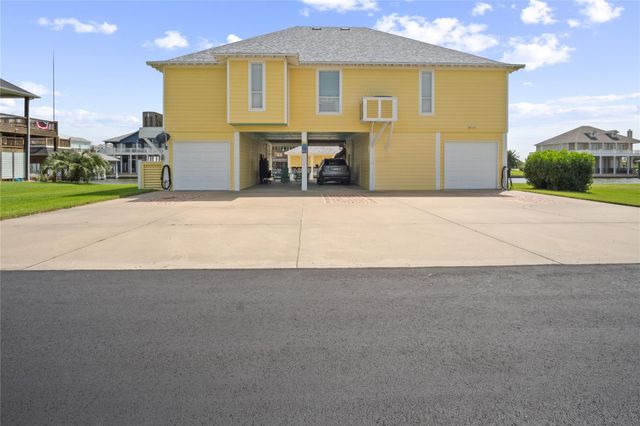 1100 Fountain View Drive, Crystal Beach, TX 77650