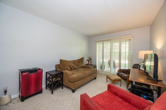 5540 Walnut Avenue 7A, Downers Grove, IL 60515