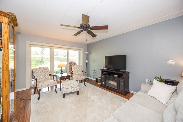 5540 Walnut Avenue 7A, Downers Grove, IL 60515