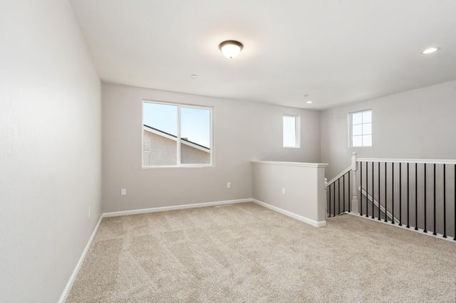 744 S Apple Street, Dinuba, CA 93618