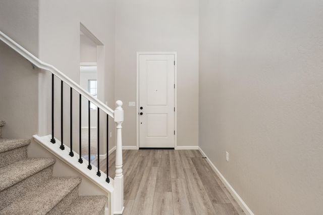744 S Apple Street, Dinuba, CA 93618
