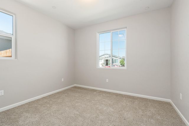 744 S Apple Street, Dinuba, CA 93618