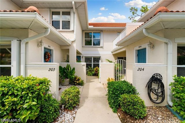 5045 Cedar Springs DR 103, Naples, FL 34110