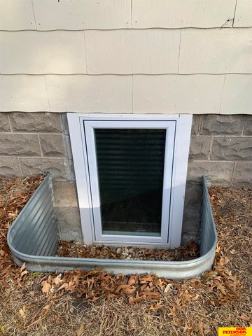 1805 N H Street, Fremont, NE 68025