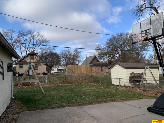 1805 N H Street, Fremont, NE 68025