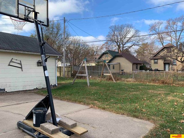 1805 N H Street, Fremont, NE 68025