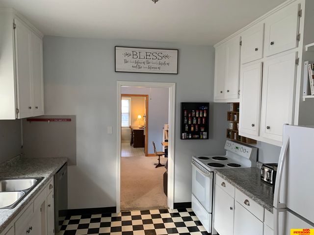 1805 N H Street, Fremont, NE 68025