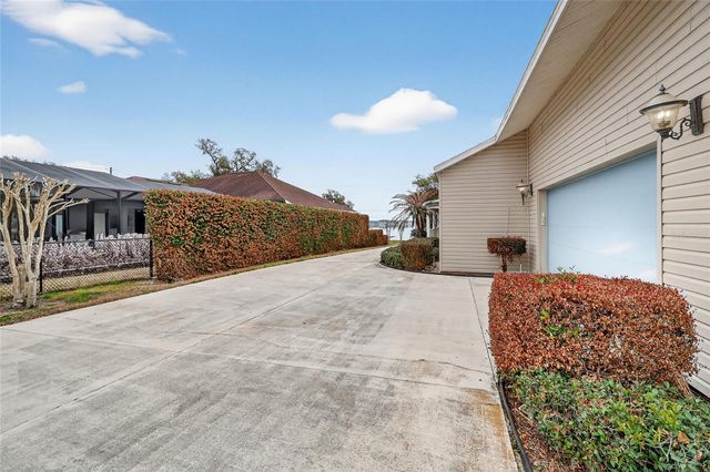 2128 LAKE ARIANA BOULEVARD, Auburndale, FL 33823