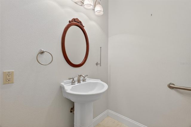 2128 LAKE ARIANA BOULEVARD, Auburndale, FL 33823