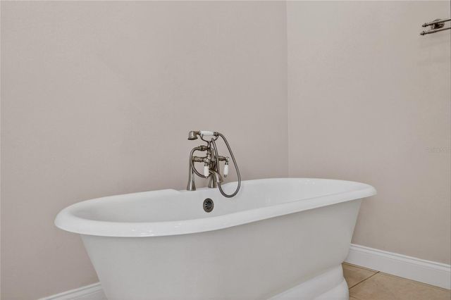 2128 LAKE ARIANA BOULEVARD, Auburndale, FL 33823