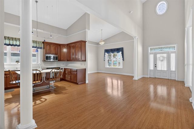 2128 LAKE ARIANA BOULEVARD, Auburndale, FL 33823