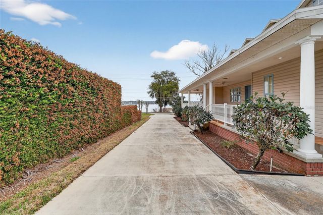 2128 LAKE ARIANA BOULEVARD, Auburndale, FL 33823