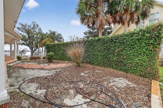 2128 LAKE ARIANA BOULEVARD, Auburndale, FL 33823