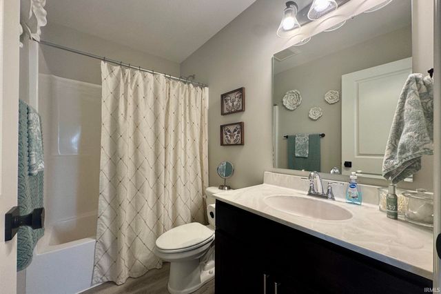 510 N Eastfield Circle, Milford, IN 46542