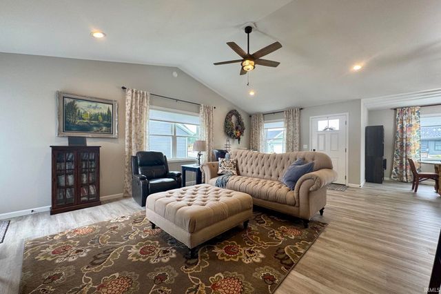 510 N Eastfield Circle, Milford, IN 46542