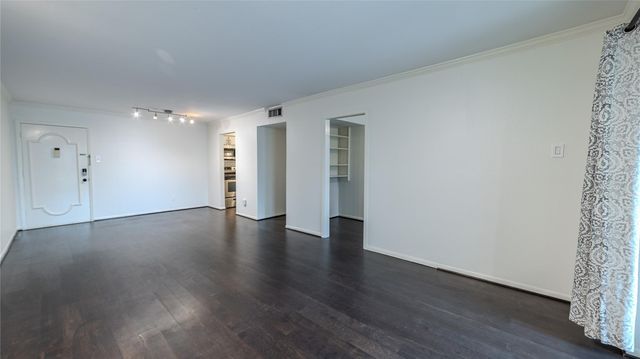 7575 Katy Freeway 103, Houston, TX 77024