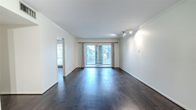 7575 Katy Freeway 103, Houston, TX 77024
