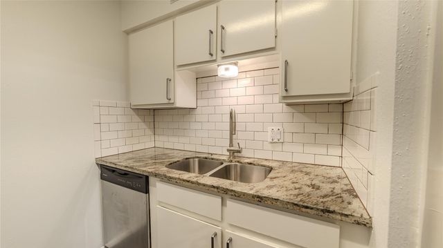 7575 Katy Freeway 103, Houston, TX 77024