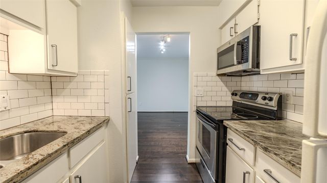 7575 Katy Freeway 103, Houston, TX 77024