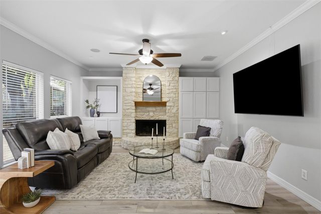9 Hillway DR, Round Rock, TX 78664