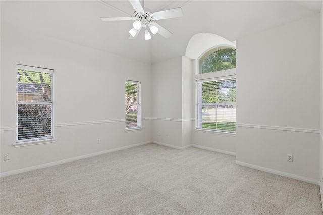 9 Hillway DR, Round Rock, TX 78664